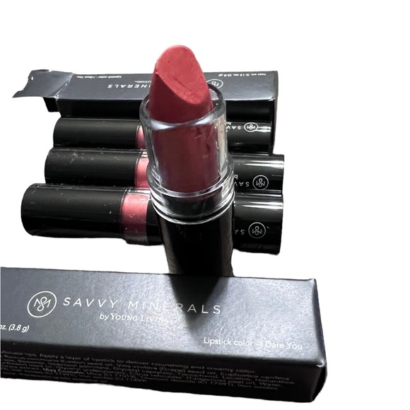 Young Living Savvy Minerals “I Dare You” Lipstick - Picture 4 of 6